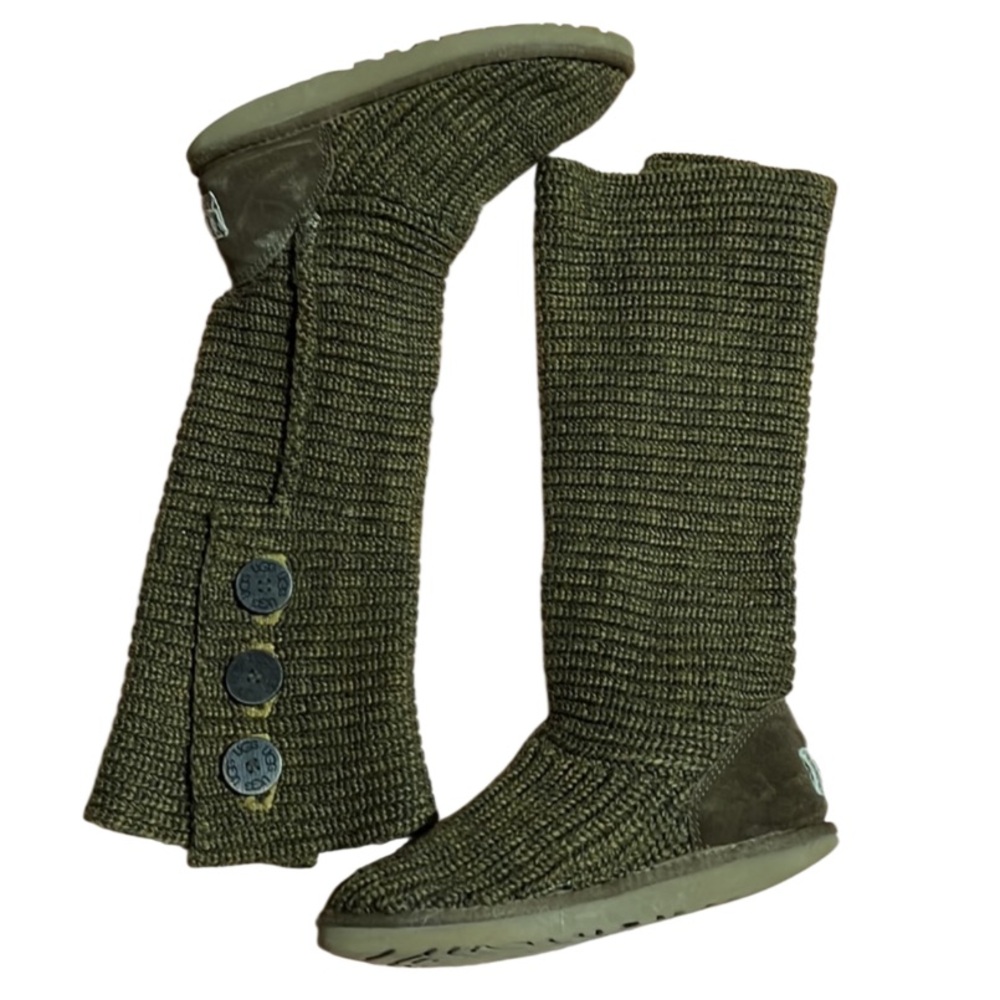 UGG® Classic Cardy Button Detailed Knit Boots size 7